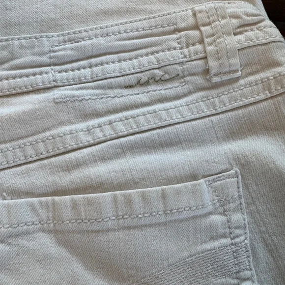 Women's INC Embroidered White Cropped Jeans- Size 16 - Picture 8 of 11